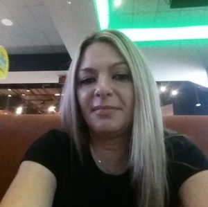 Meet your Posher, Violeta